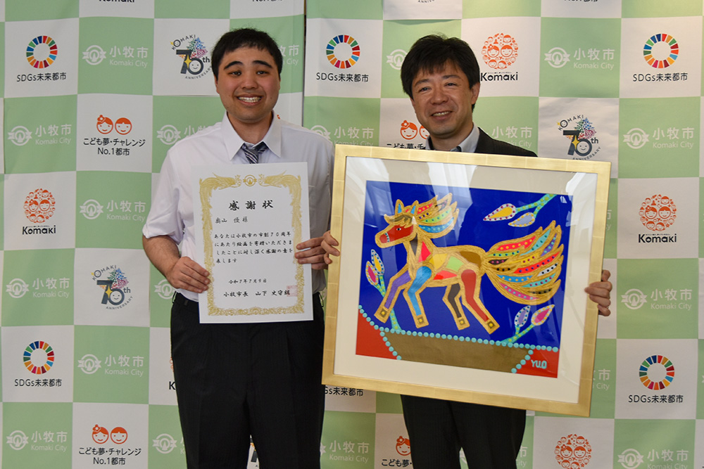 市内在住のアーティスト奥山優さんから絵画を寄贈いただきました