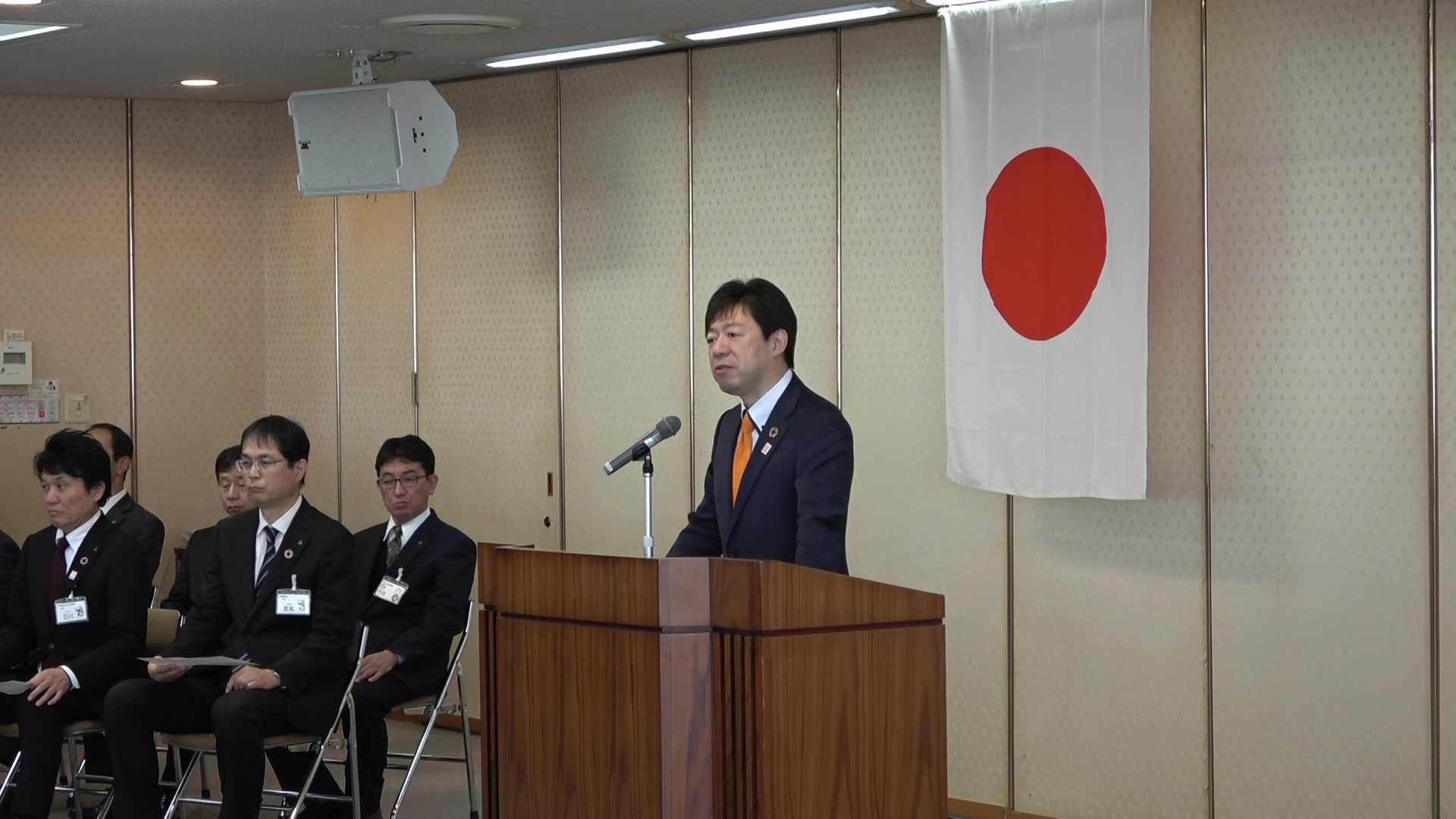 辞令交付式で訓示を行いました