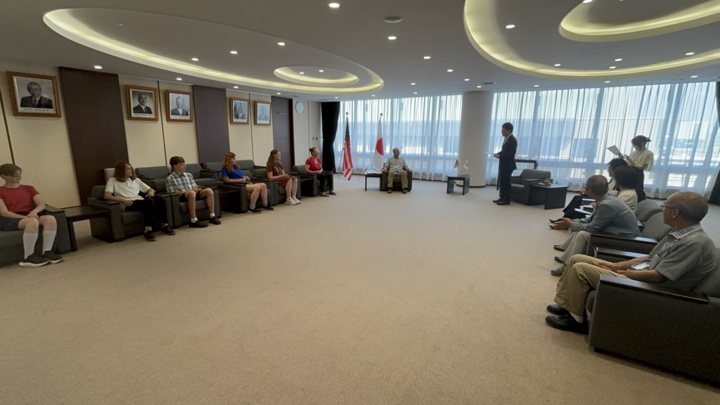 ワイアンドット市の中学生が市長を表敬訪問しました